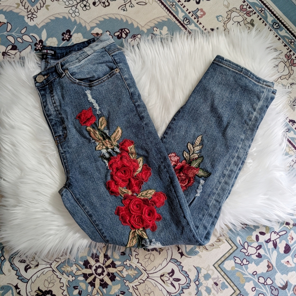 Embroidered jeans SMALL 1-2